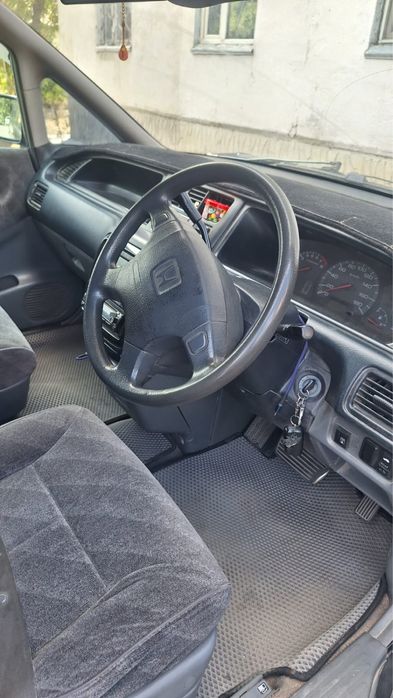 Honda odyssey.