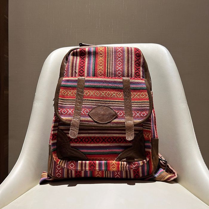 Кожаный рюкзак с орнаментом