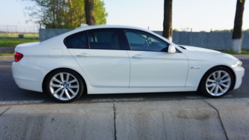 BMW 5 Series 2011 — imagine 5