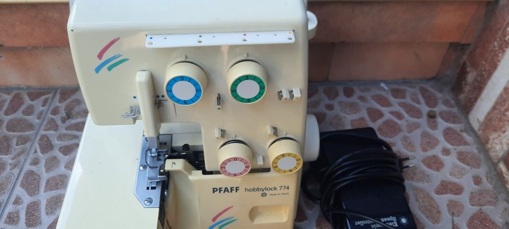 Оверлог Pfaff hobbylock 774