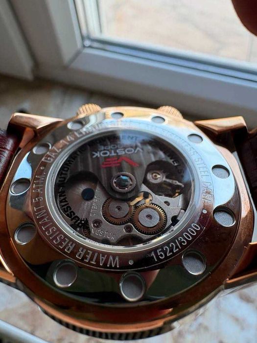 продавам чисто нов -  Vostok-Europe GAZ-14 Limousine - 2426/5609060