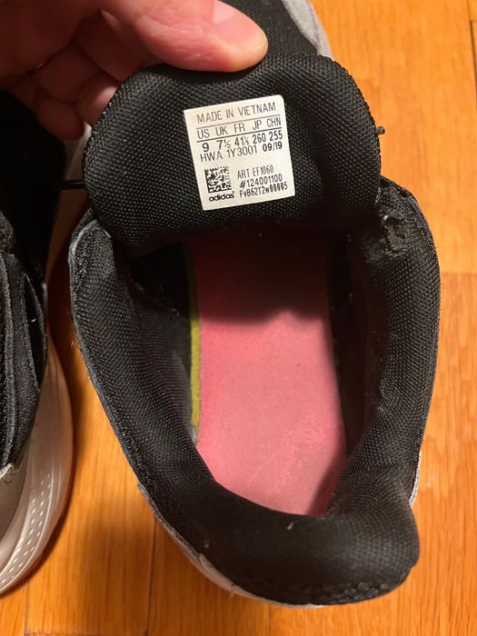 Маратонки Adidas, номер 41 1/3