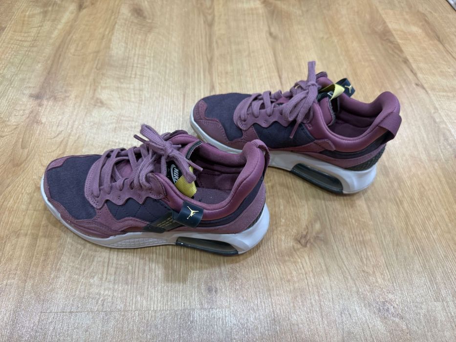 Дамски маратонки Nike