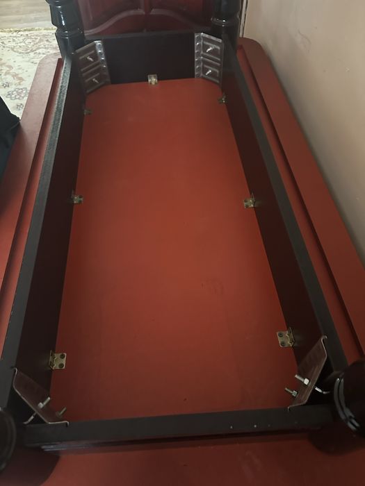 Продам стол б/у дерево