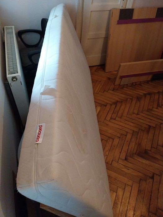 De VÂNZARE pat cu telecomanda, saltea și perina medicale