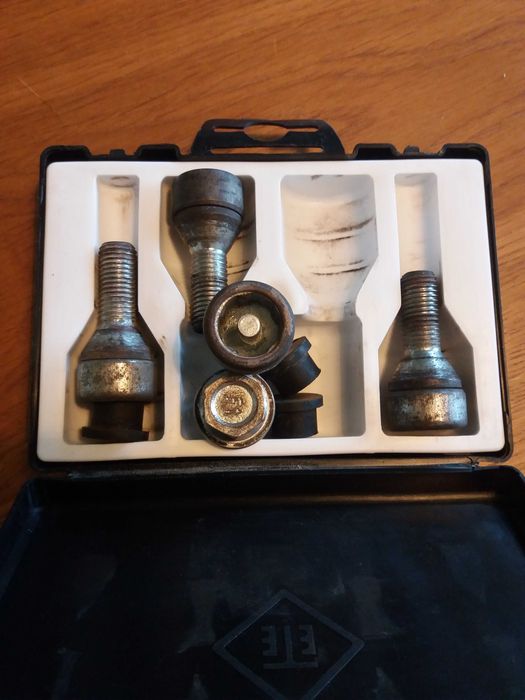 Секретни болтове BMW OPEL и др.