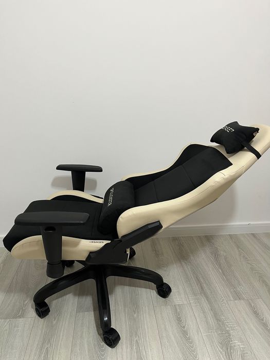 Scaun gaming nou