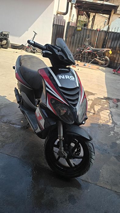 Vînd scuter Piaggio nrg răcire apă 49cc toate piese noi