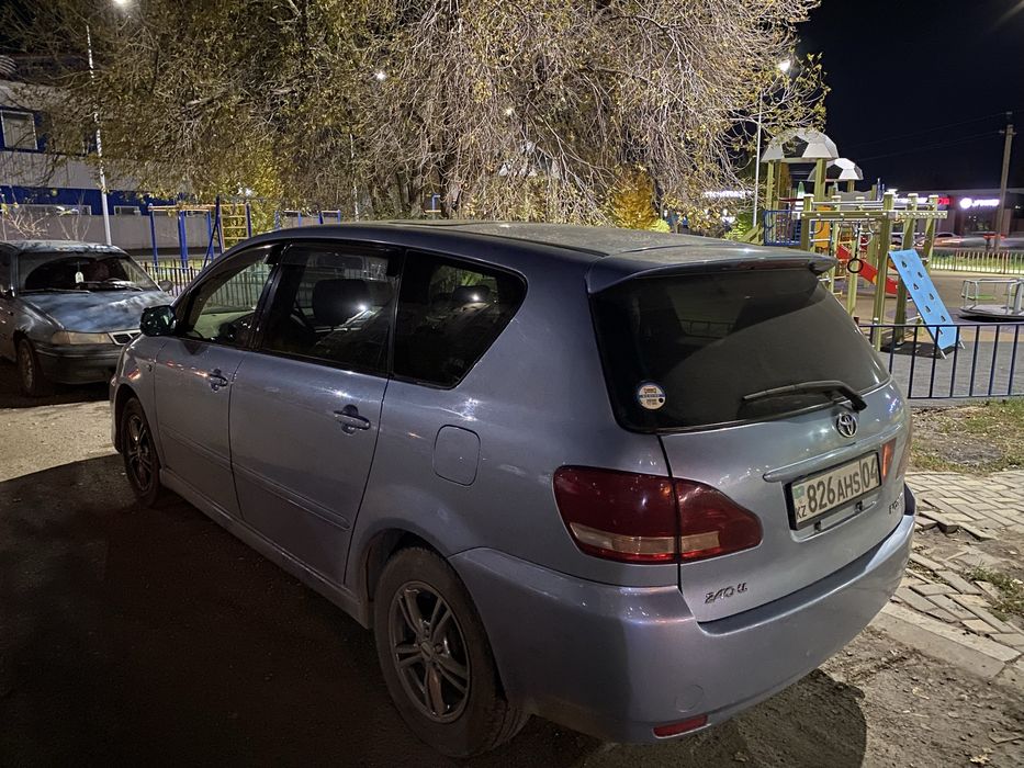 Тайота Ипсум 2.4 об в отличном состояний