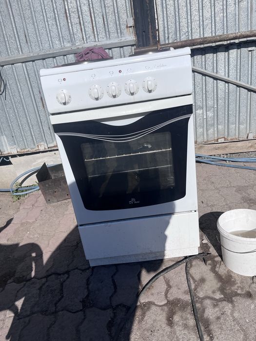 Продам электроплиту  плиту