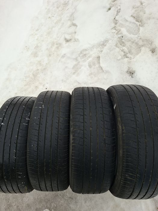 Продам шины 215/55/17 якохама
