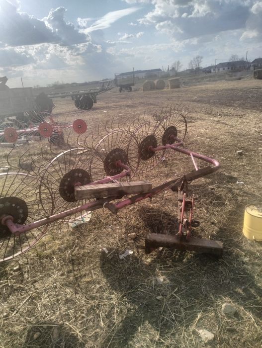 Продам трактор, пресс