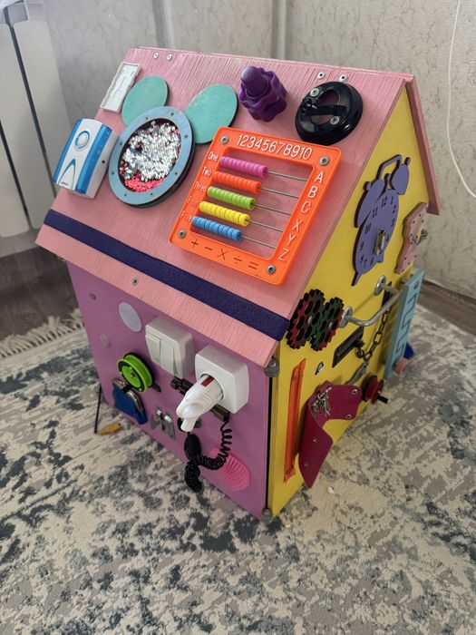 Продам игрушка домик