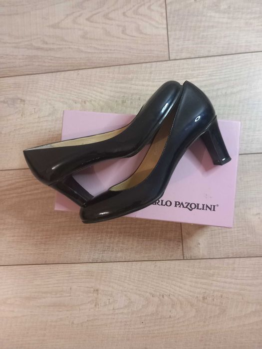 Туфли на каблуке продам