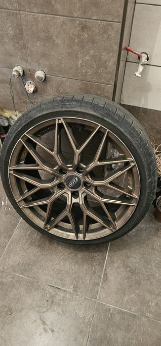 Vand set 4 jante aliaj Dots Suzuka Bronze 18" + anvelope Pirelli