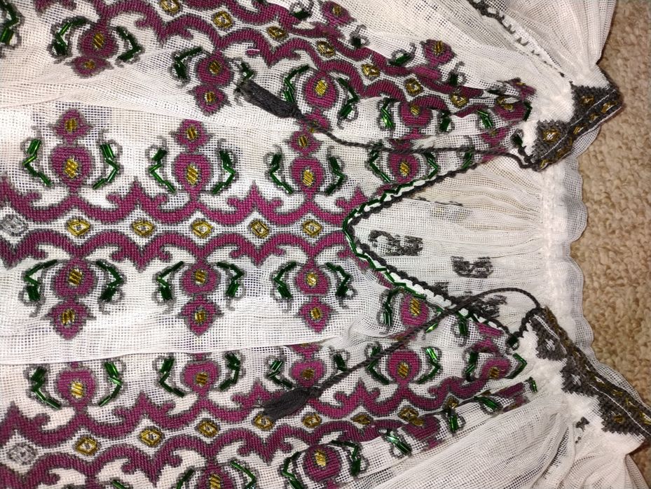 Ie românească tradițională