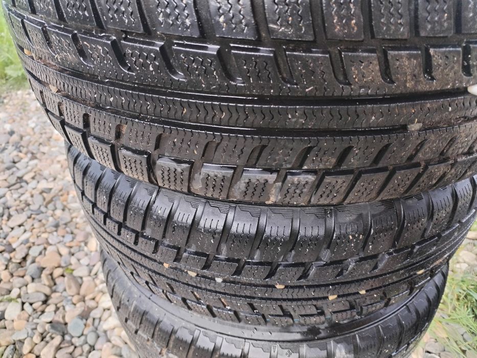 Vând/schimb genți cu anvelope M/S!