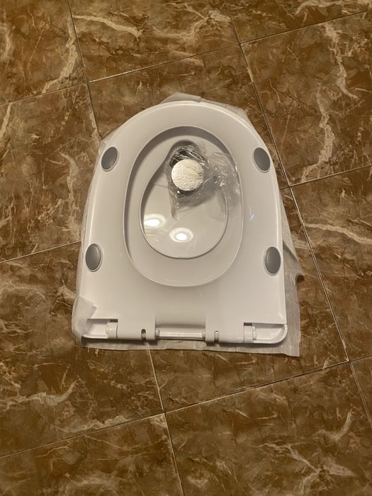 Capac wc nou, nefolosit