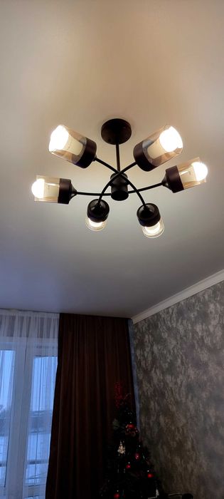 Люстры  и светильники