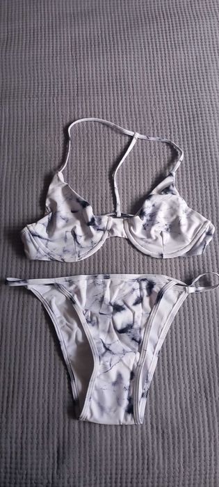 Нов бански от две части