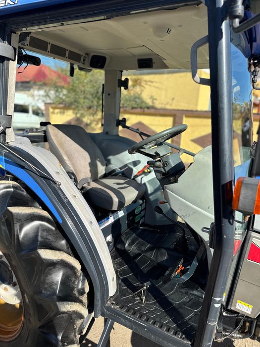 ISEKI AT 33| tractor japonez 4x4| an 2009| cabina AC si cald