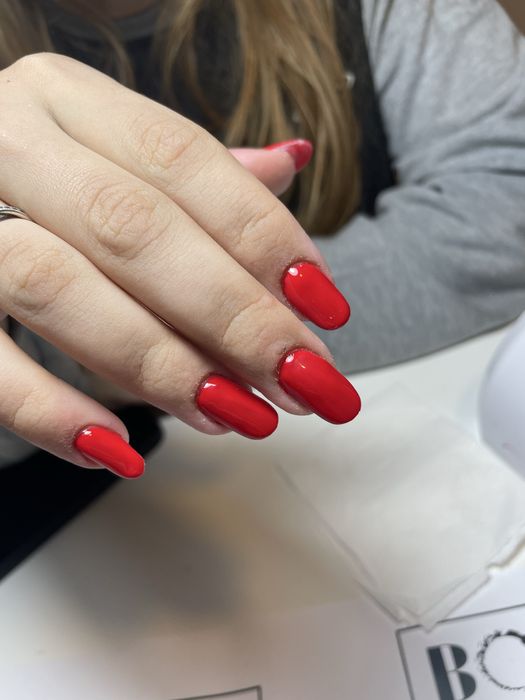 Unghii cu gel si oja semipermanenta