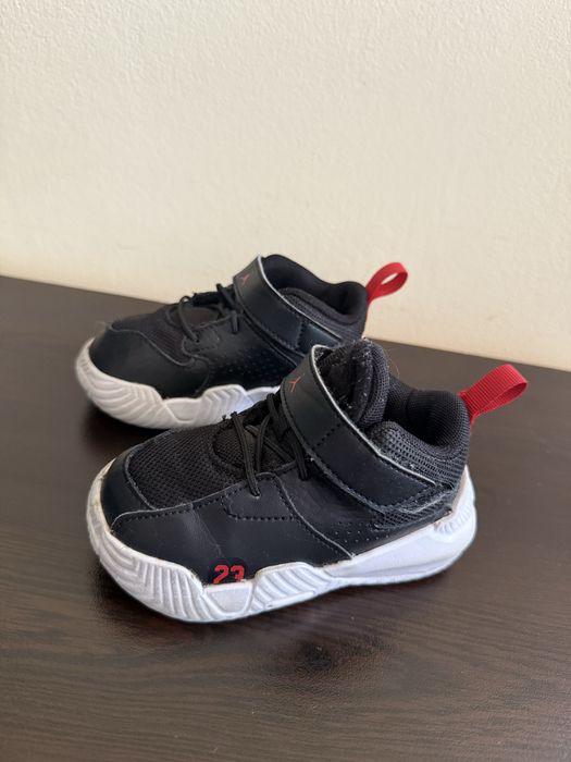 Много запазени оригинални маратонки