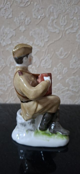 Продам советскую статуэтку