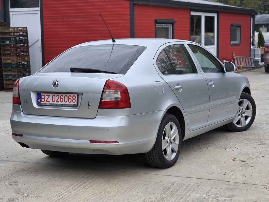 SKODA Octavia 2010 — imagine 3