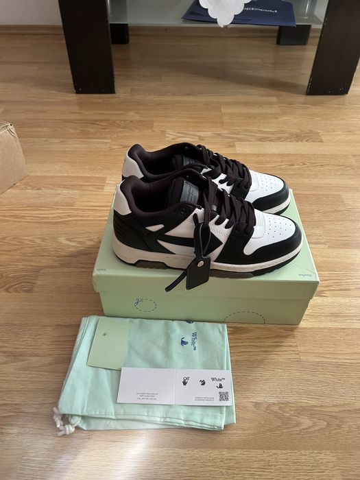 Vand sneakers marimea 43