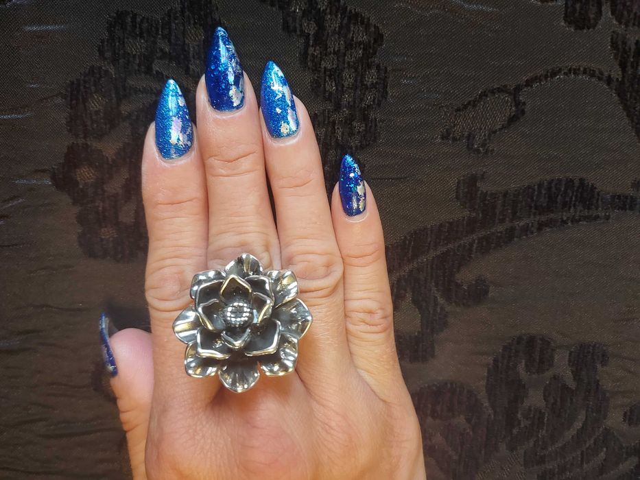 Красив, Масивен пръстен!