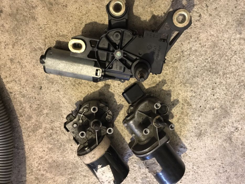 Моторче лява,дясна врата  Ауди а3 до 2003г 3 врати