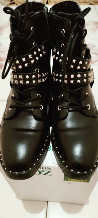 Дамски кожени боти