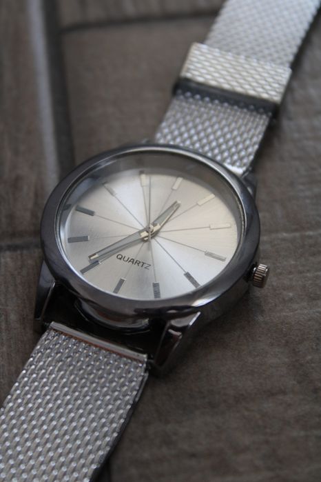 Дамски часовник.