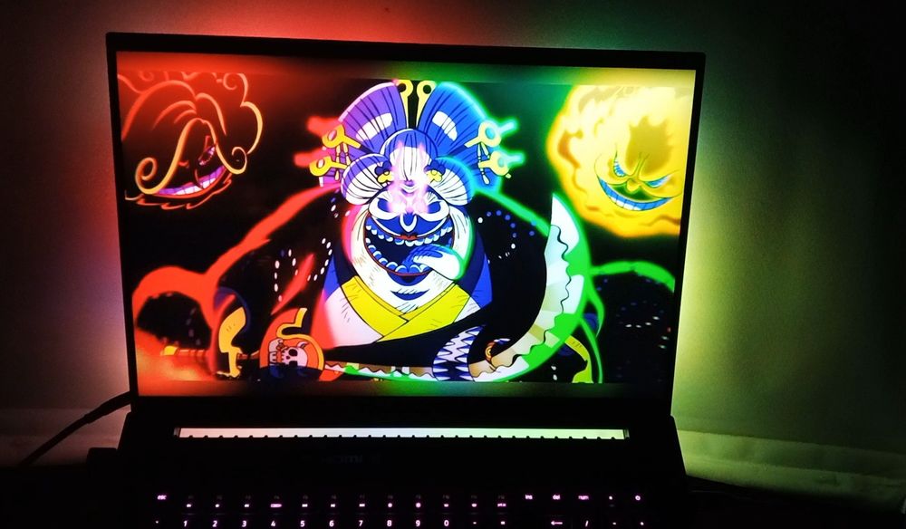 Геймърски лаптоп Razer Blade 18 2025 Dual 4k UHD+ 240 Hz | FHD+ 440 Hz