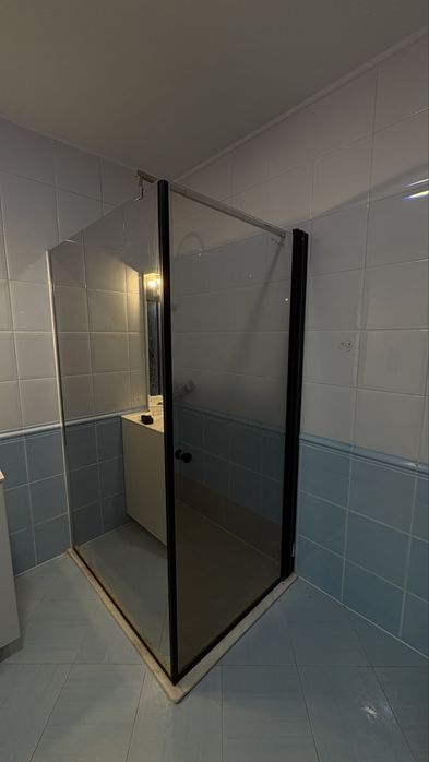 Cabină duș cu sticlă oglindă