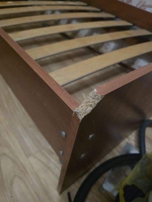 Продам кровати без матрасов