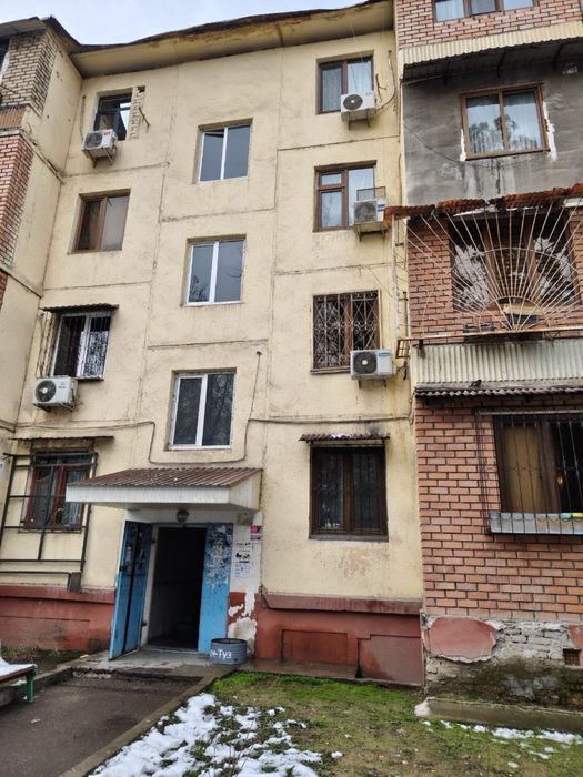 Chilonzor 19 kvartil 2/1/4 balkon 1.5/3 srochno sotiladi rom akfa