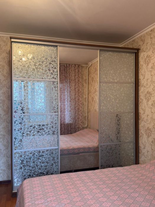 Продам большой вместительный шкаф-шифоньер