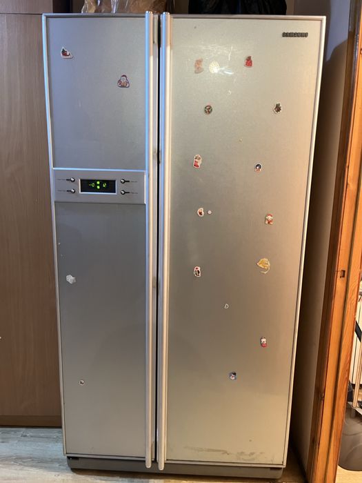 холодильник двухдверный