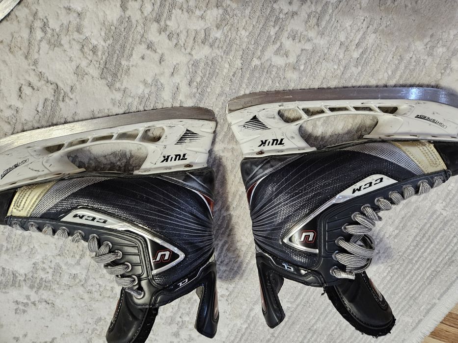 Продам коньки Bauer