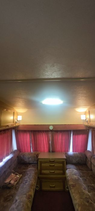 Регистрирана каравана Swift 400 SE с форселт