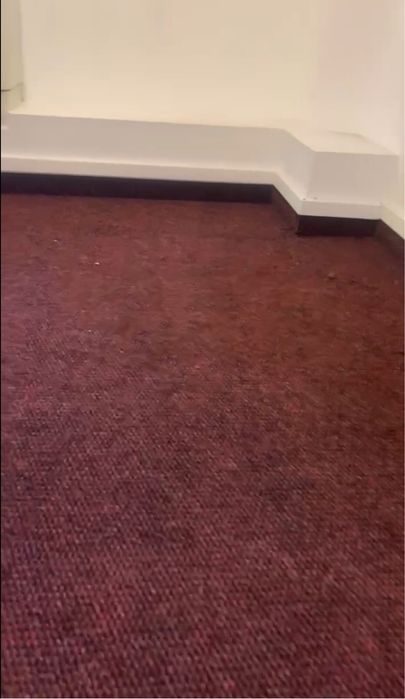 Montez mochetă. Montam gresie ,faianta,trpte ,travertin granit .