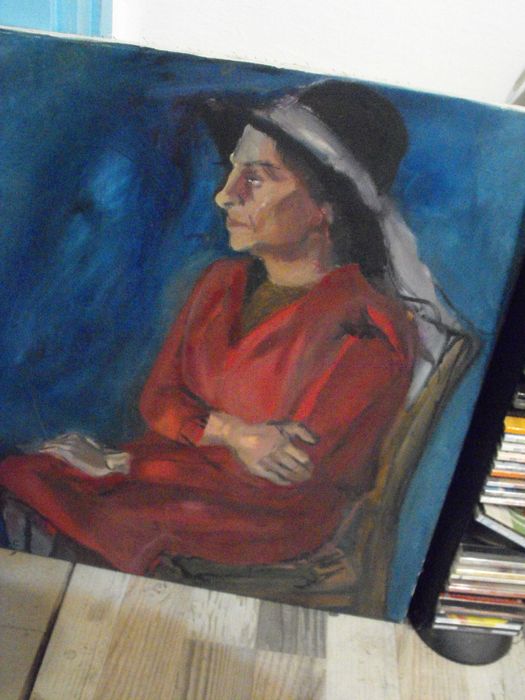 Портрет на жена.
Картина с маслени бои, надписана: В .С