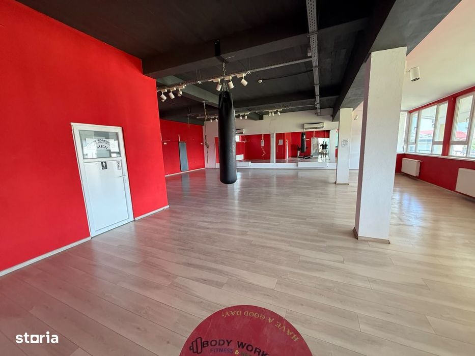 Spatiu comercial/birouri/clinica/fitness 650 mp