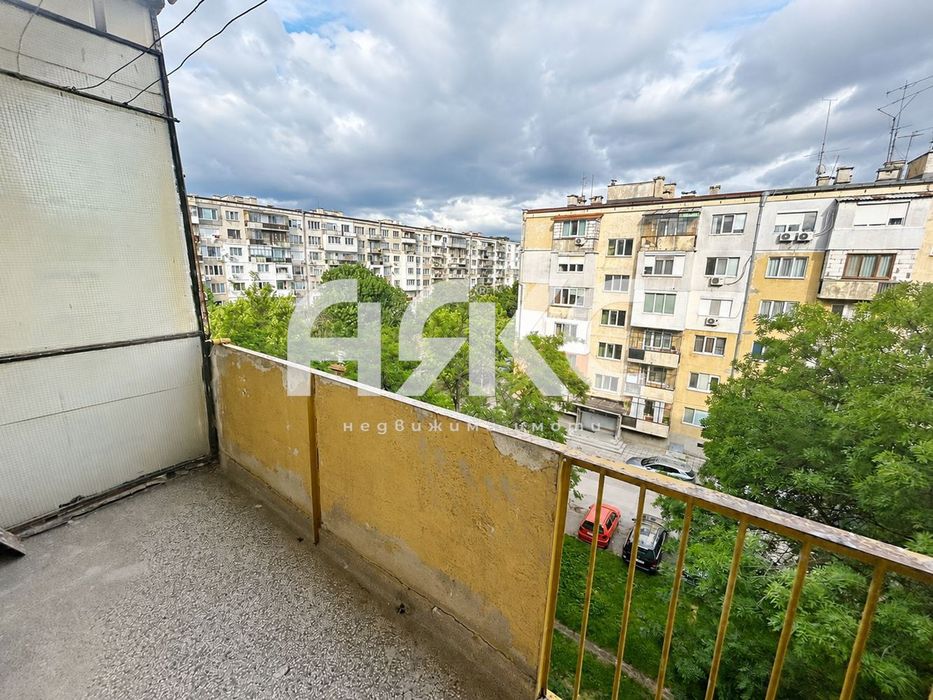 Двустаен необзаведен апартамент за продажба в кв. Дружба 1 до МЕТРОСТ
