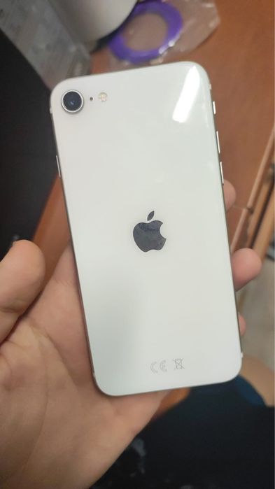 Продам айфон се 2