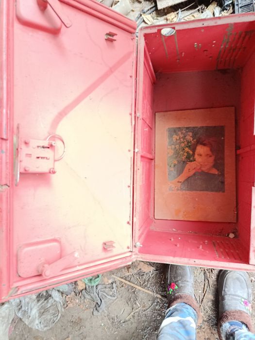 Продаю металлический ящик или сейф