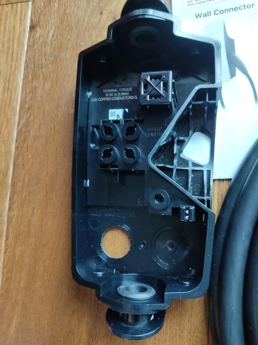 Зарядна станция Tesla Wallconnector Gen3 22kW 32A Wallbox Wallcharger