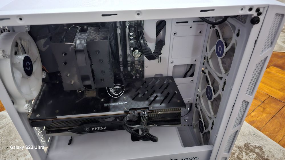 Vand pc in stare perfecta toate jocurile graficile la maxim 60+ fps